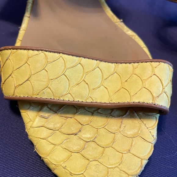 Ann Taylor yellow fish leather heels - Picture 2 of 6